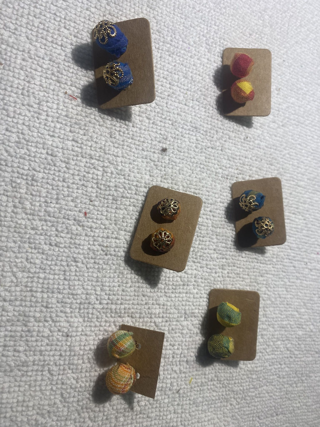 Boucles d'oreille clous