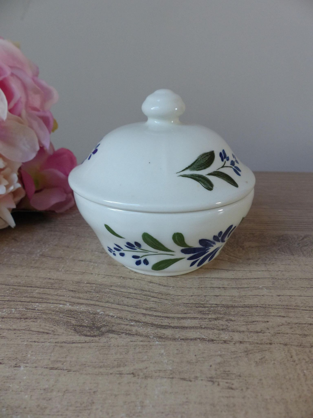 Sucrier avec couvercle « Salzburg » Churchill – Charme de la ferme anglaise – Motifs floraux bleu et vert, fabriqué en Angleterre vintage