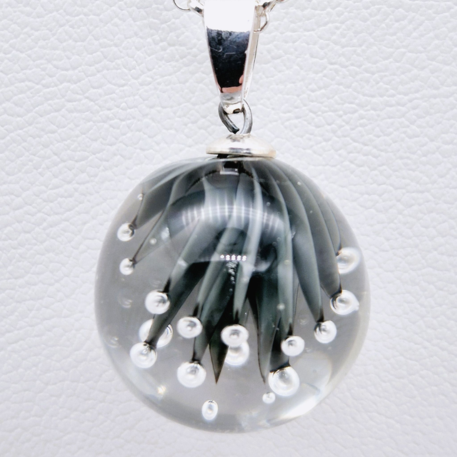 Pendentif Ariel gris
