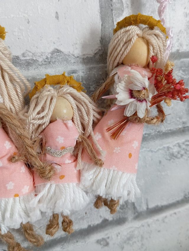 Miss Gwen, Nissan, Moli