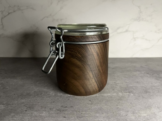 Pot type le parfait en noyer