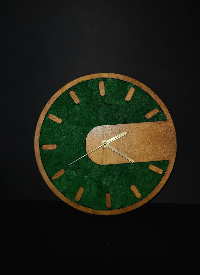 Moss Clock