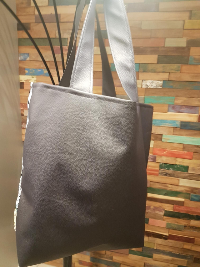 Grand sac en carré jacquard motif "La muerte"