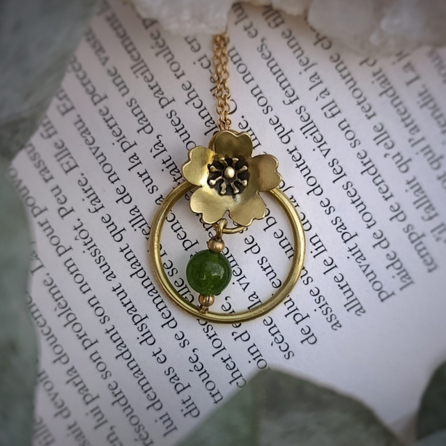 COLLECTION "SOLEIL LEVANT" - Pendentif "Sakuya-Himé" (vert)