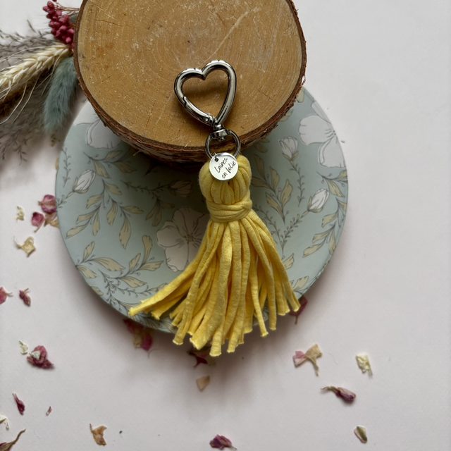 Porte-clés pompon jaune en coton recyclé