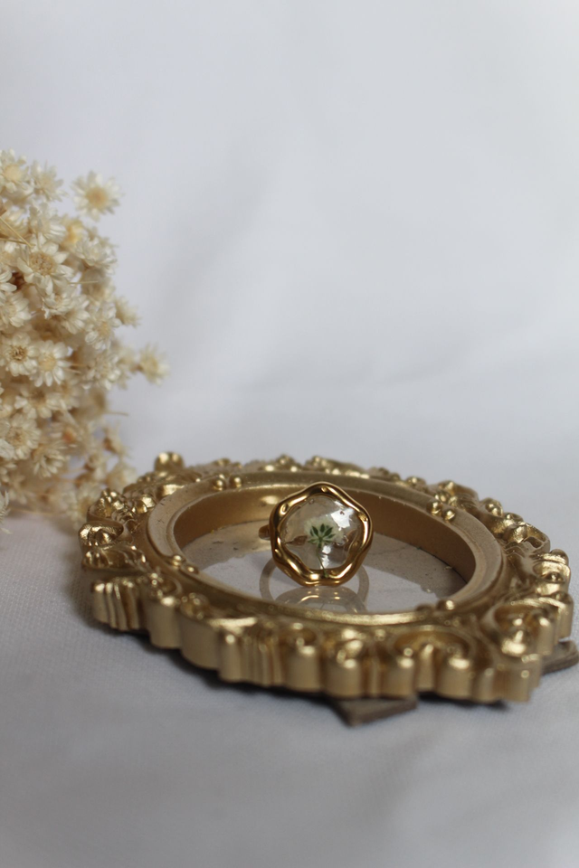 Bague fleur pressée gypsophile 