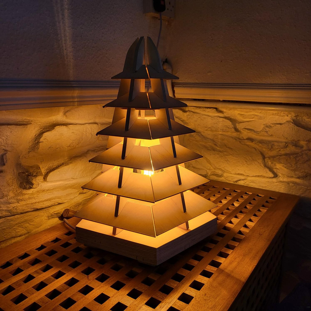 Wooden pagoda lamp