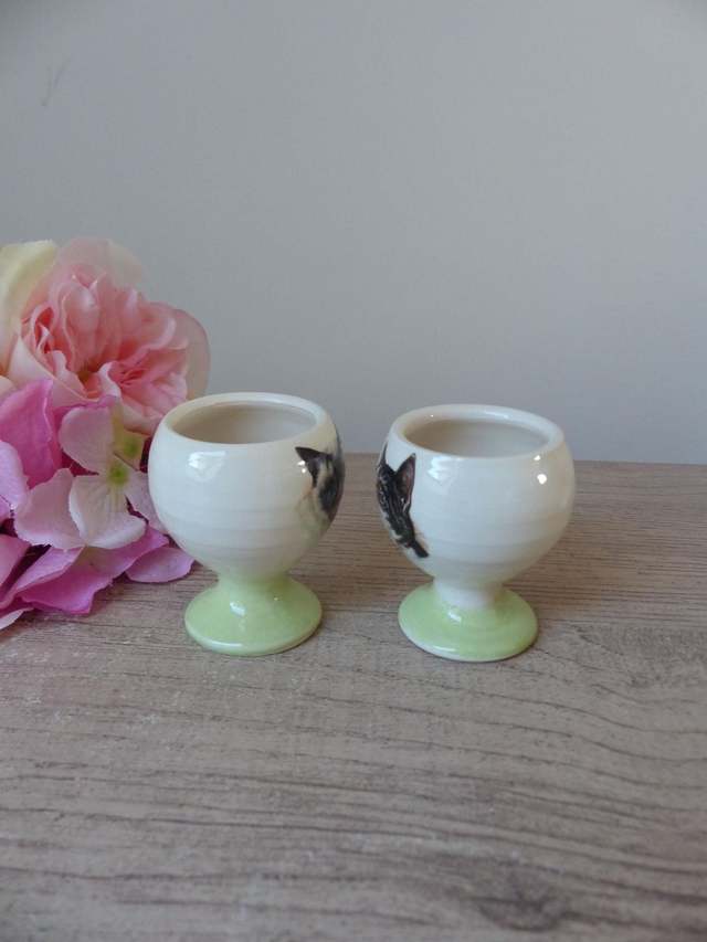 Duo de Coquetiers en Céramique – Motif Chats Siamois et Européen – Vintage Petit-Déjeuner Félin – Idée Cadeau pour Couple ou Amoureux Chats