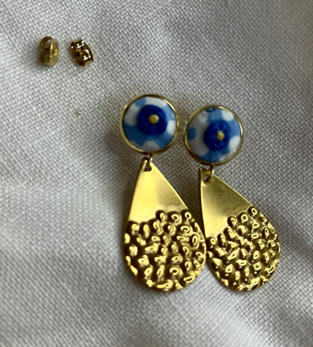 Boucles d’oreilles *Rosalie* bleue