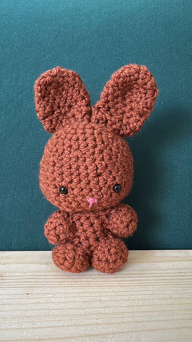 Small Woven Rabbit - Design 16