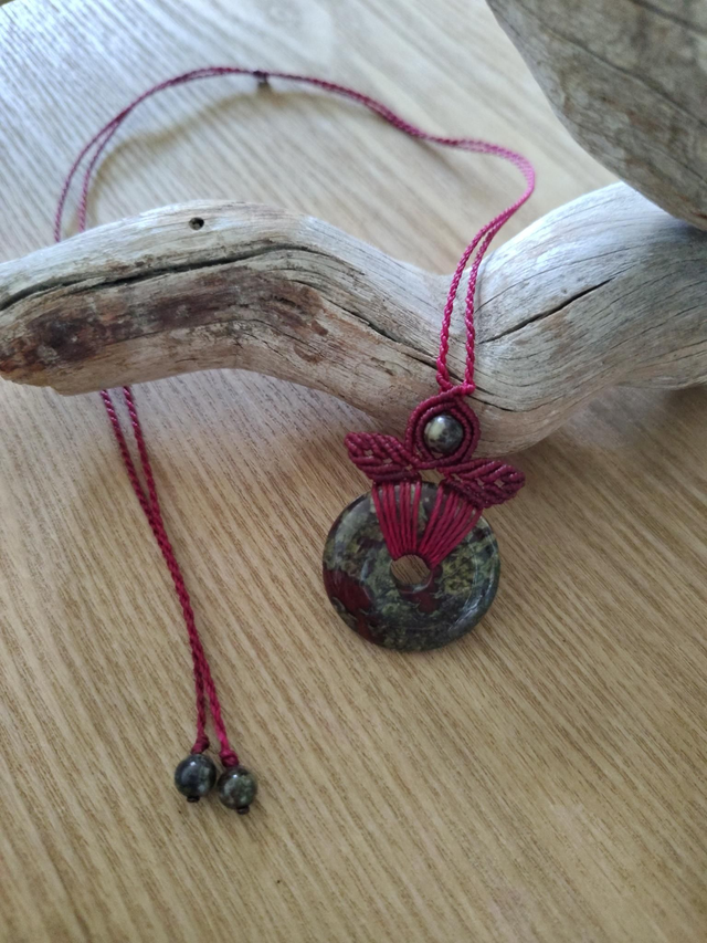 Colliers donuts en macramé