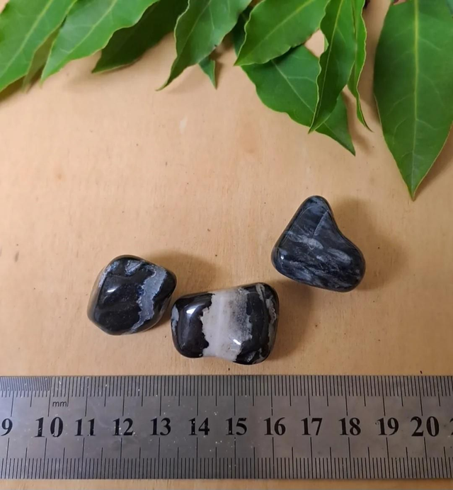 BLACK SARDONYX TUMBLESTONE 