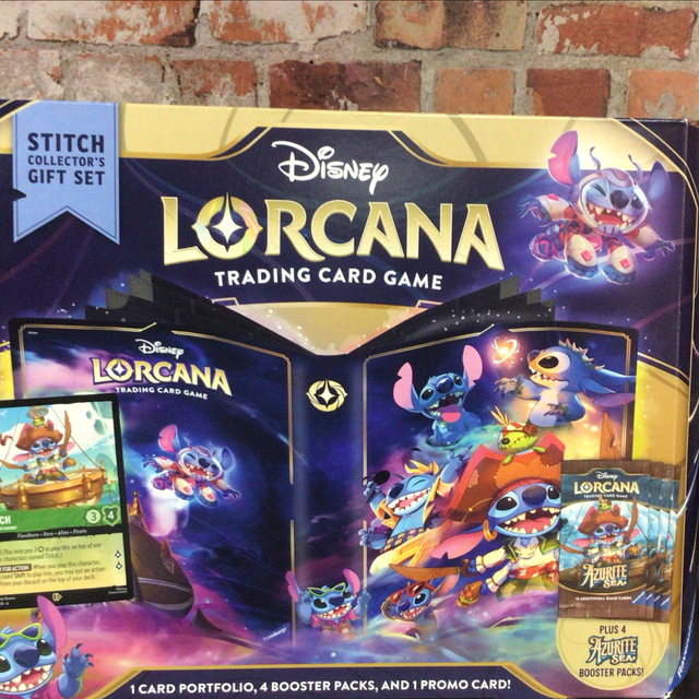Disney Lorcana Stitch Collector’s Gift Set Azurite Sea