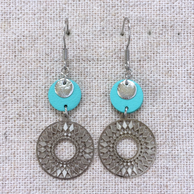 Boucles d’oreilles « Violon » argentées, cuir vert turquoise pâle