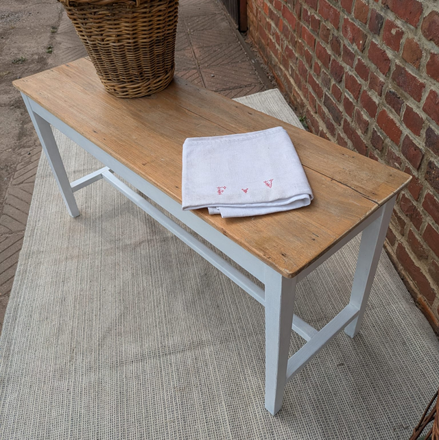 Bout de canapé/banc pieds blanc