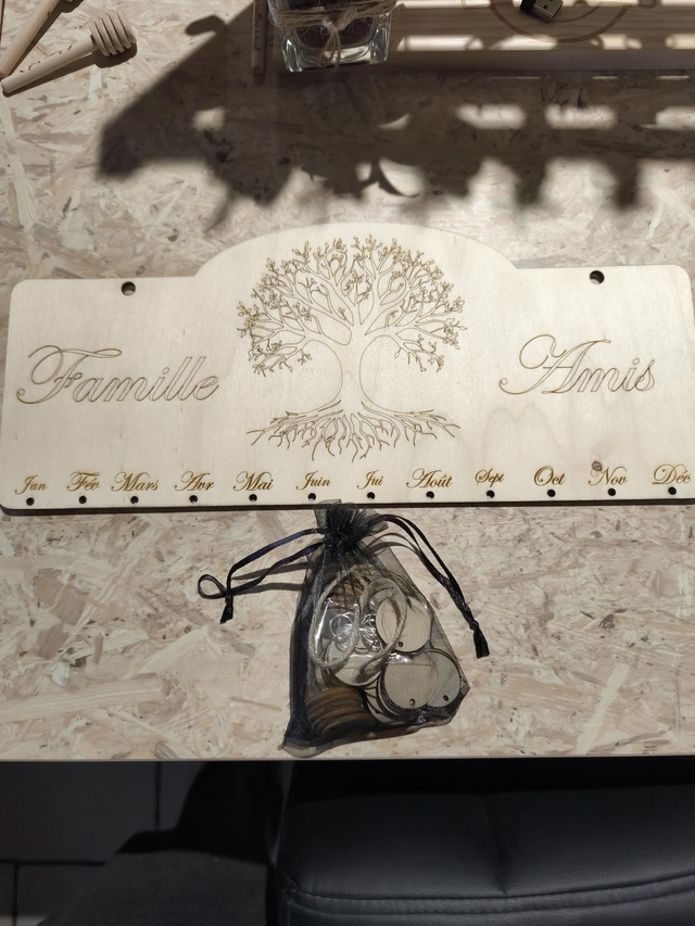 Calendrier anniversaire avec 50 jetons