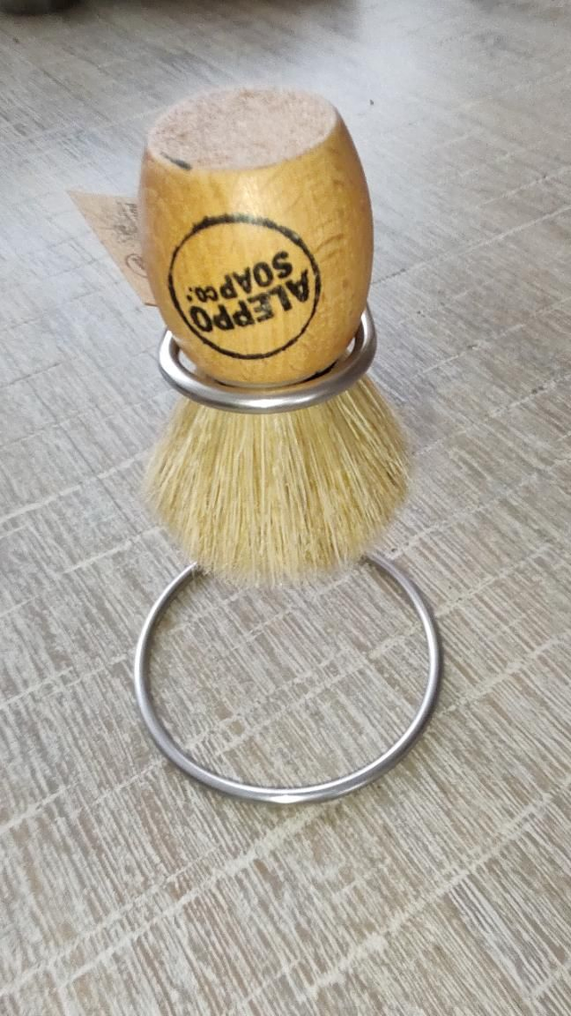 Scheerkwast 8cm + houder