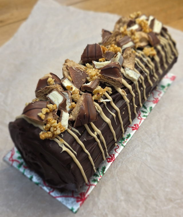 Kinder Bueno Brownie Yule Log Roll