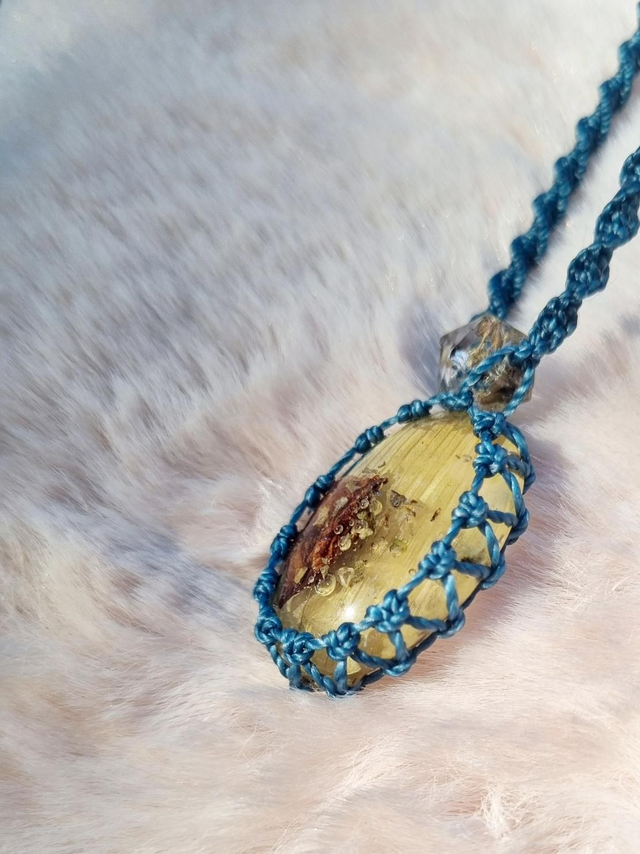 Joie - Collier micromacramé