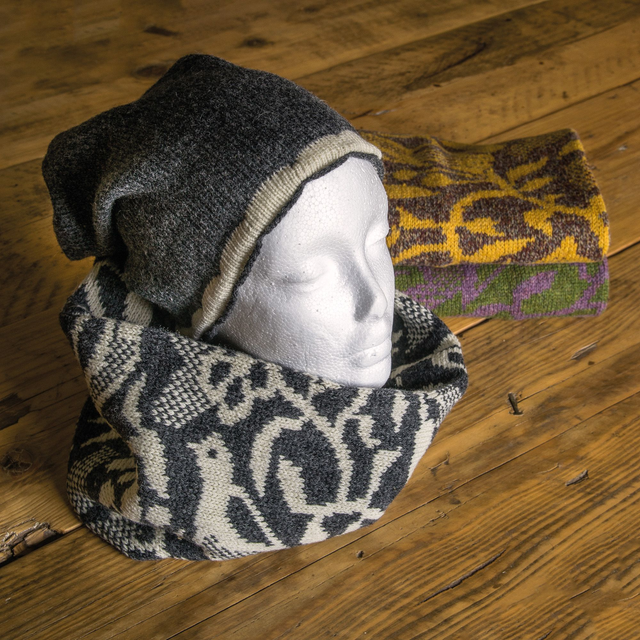 Winter in the Glen Cowl. Unisex scarf. Wool accessories. Bird Cowl. Knitted bird infinity scarf. 