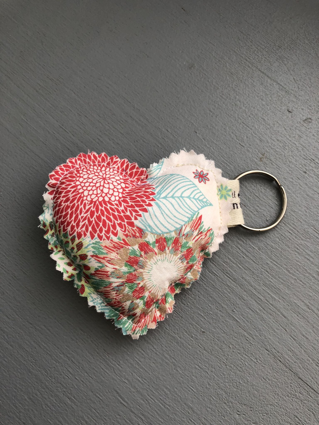 Porte-clés coeur  Dalhias Rouge