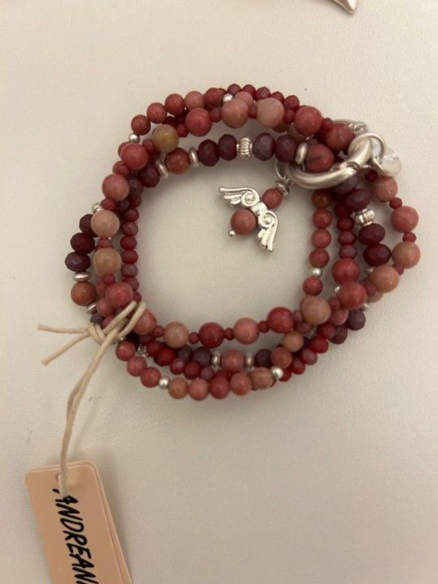 Andreani Armband aus echtem Rhodonit mit Engelanhänger rot