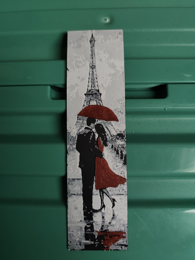 Couple devant la tour eiffel (Marque Pages)