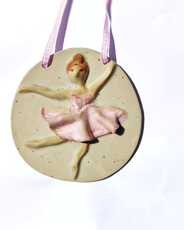 Ceramiczna dekoracja ścienna – baletnica