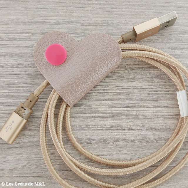 Attache câble COEUR Rose R