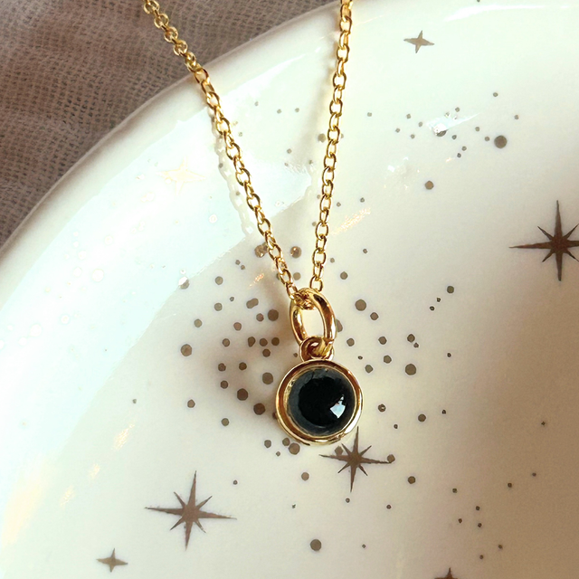 Projeksjonssmykke • gullbelagt • 6mm • minimalistik