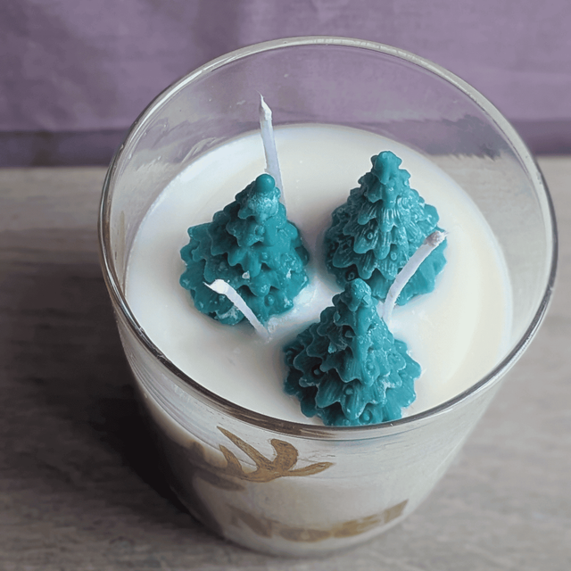 Renne & Sapin de Noël - Bougie parfumée artisanale – Verre gravé 206 g