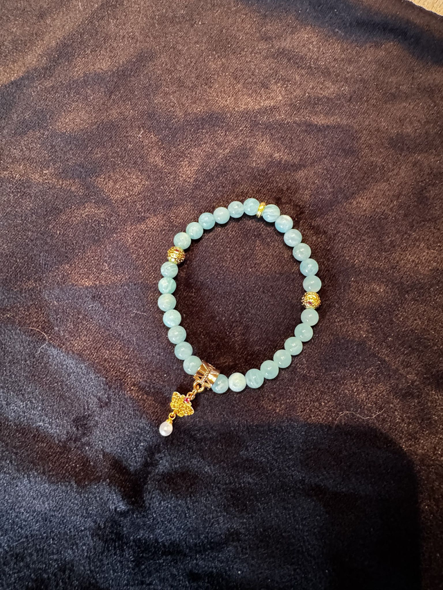 Bracelet 16 cm en Amazonite de 6mm et breloque papillon