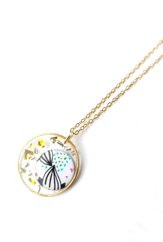 Chaîne avec Pendentif Upcyclé en Carte de Tarot Recyclée - Paillettes