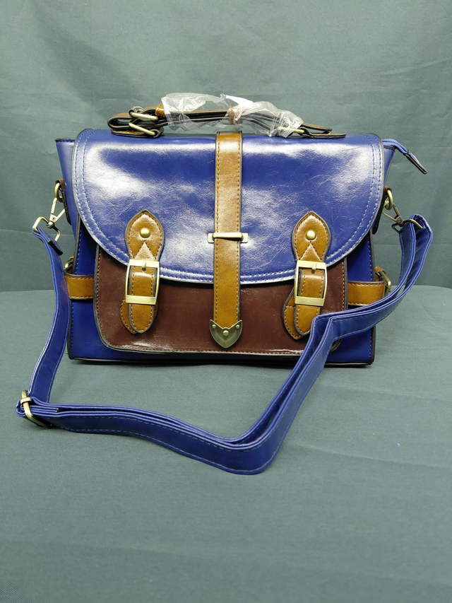 Magnifique sac couleur bleu 