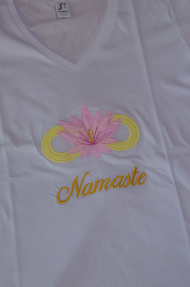 Tee-shirt Femme "Namaste" (Col V) 
