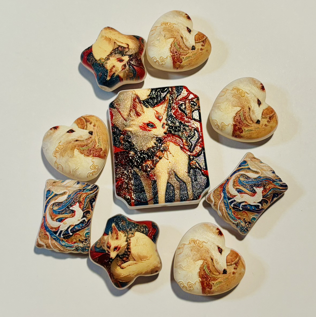 D- 9 beautiful fox design beads