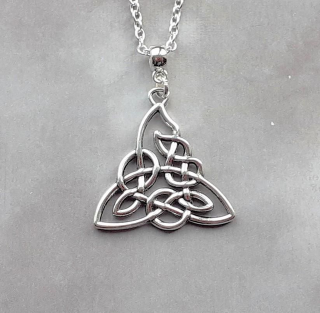 Celtic Triangle Necklace 