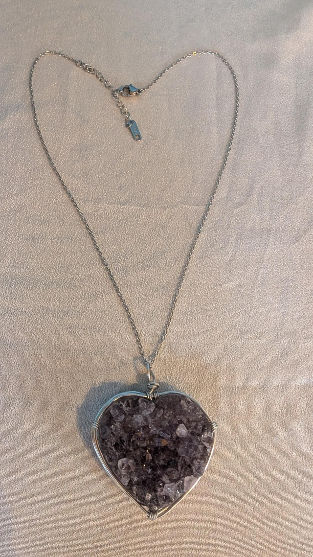 Pendentif coeur d'Améthyste brute 