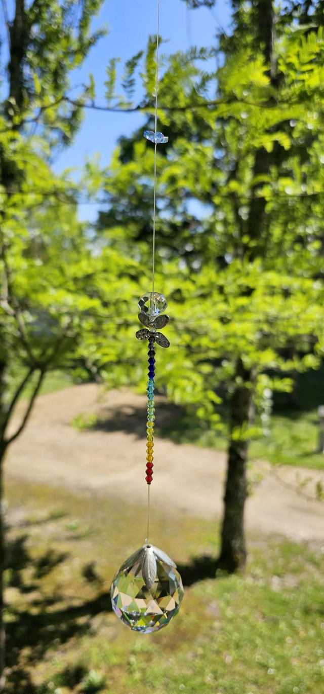 Attrape-soleil Libellule et chakras – Création Vibratoire