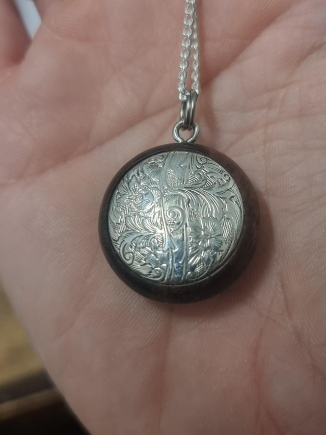 Pendentif goussette ronde