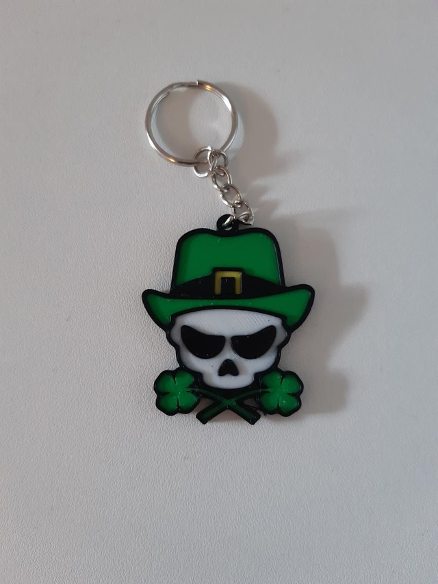 Schlüsselanhänger Totenkopf Kleeblatt