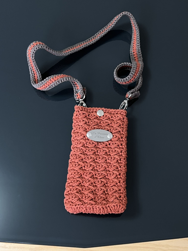 Pochette de téléphone au crochet 