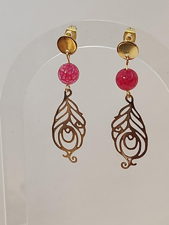 Boucle d’oreille agate de feu et plume doré 