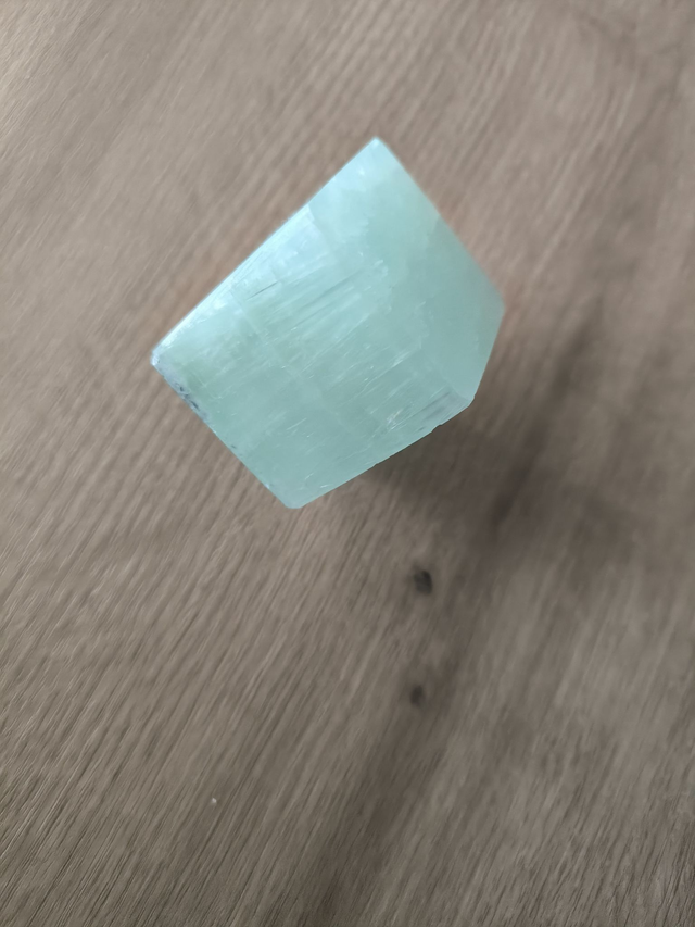 Cube calcite pistache