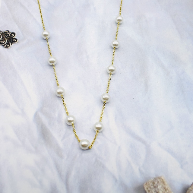Collier perles blanche 