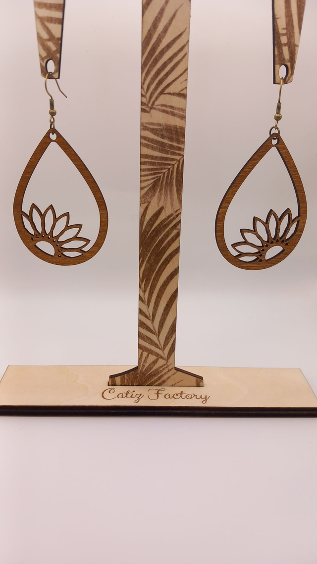 boucles d&#039;oreilles bois