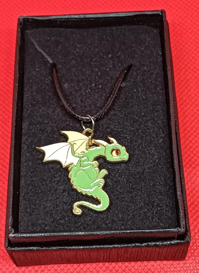 Enamel &amp;; Metal Green Dragon Pendant Necklace.