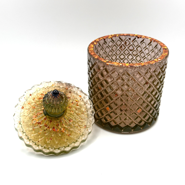 Boîte Diamant translucide avec nuances de marron, vert et paillettes 