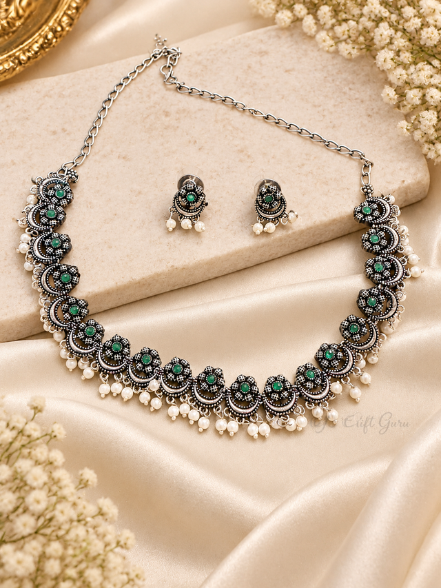 Deshna stone choker set