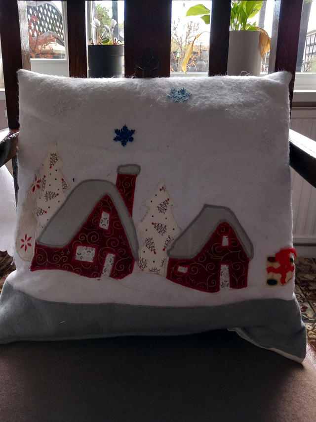 Christmas Scene Cushion Cover